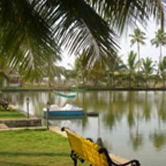 กันทัย ลิป Hotel Alappuzha ภายนอก รูปภาพ